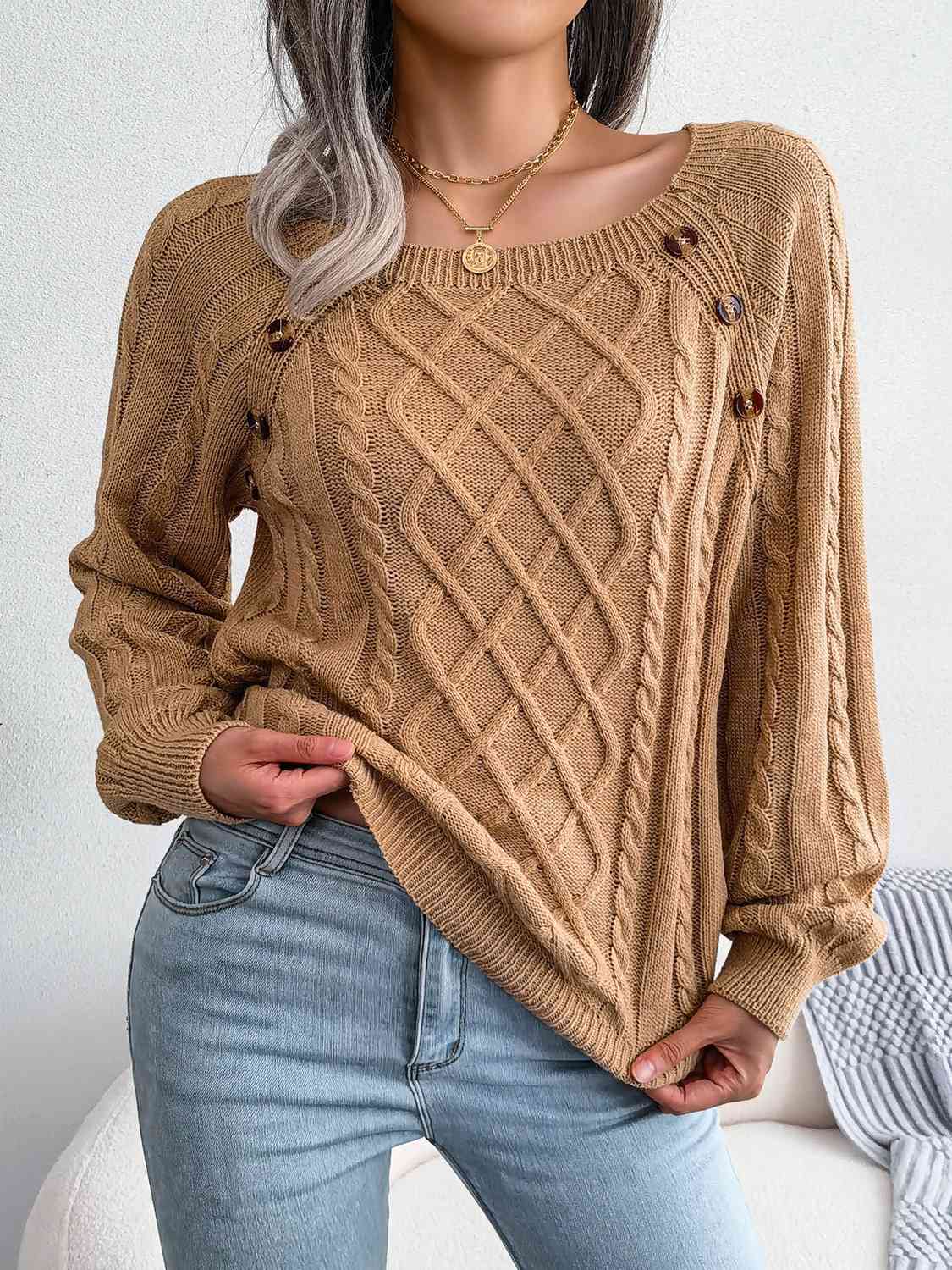 Golden Thread Cable-Knit Sweater 🤎