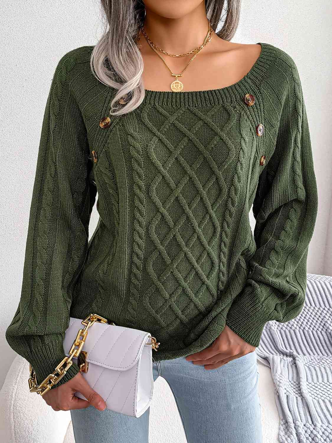 Golden Thread Cable-Knit Sweater 🤎