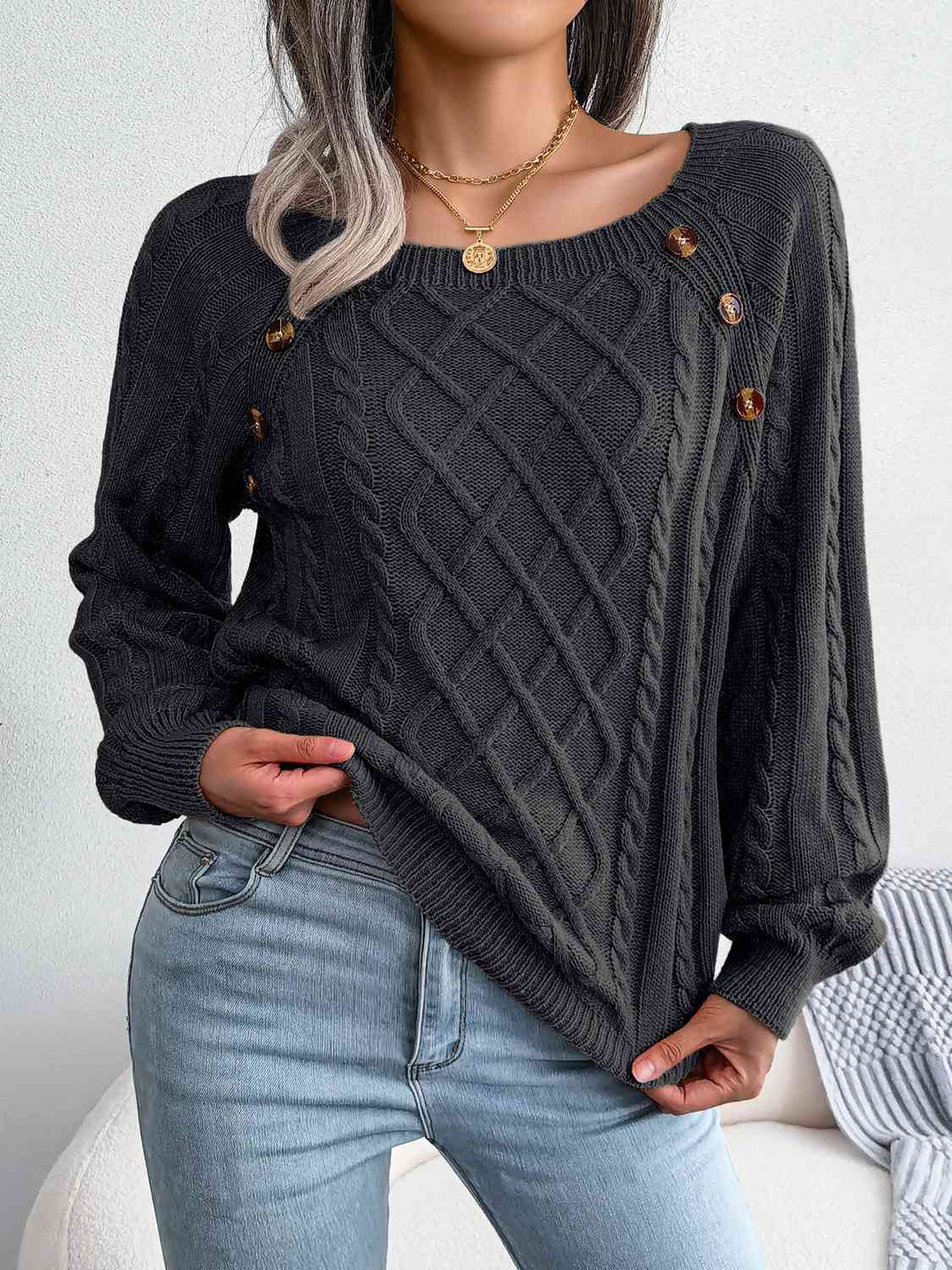 Golden Thread Cable-Knit Sweater 🤎