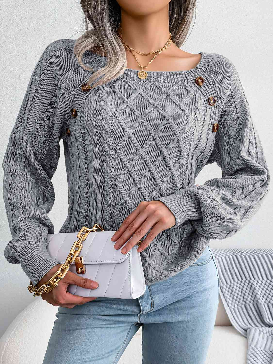 Golden Thread Cable-Knit Sweater 🤎